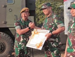 Wakasad dan Kasdam V/Brawijaya Terima Brevet Kehormatan Roket Astros