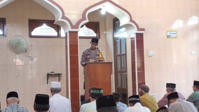 Aipda Juwari, Bhabinkamtibmas Rutin Jadi Khotib di Wilayah Binaan