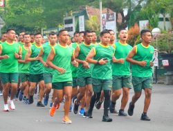 Latihan Fisik, Prajurit Guntur Geni Lari Pagi Gunakan Aplikasi NRC