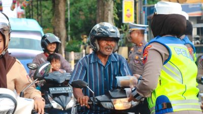 Polres Magelang Kota Sosialisasikan OPC 2024 Sembari Bagikan Nasi Dos