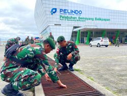 Prajurit Satgas Pamtas Yonarmed 11 Kostrad Gelar Aksi Bersih-Bersih