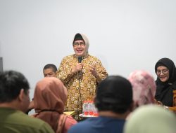 8 Pegawai Perumda Parkir Makassar Terima SK 100%: Indira Yusuf Ismail Pacu Kinerja dan Inovasi