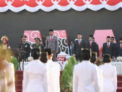 PJ Sekda Kota Makassar Bertindak Sebagai Inspektur Upacara Penurunan Bendera Merah Putih HUT RI Ke 79