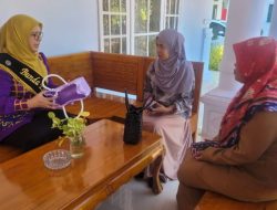 Penjabat Ketua TP PKK Sinjai Dukung UMKM Lokal, Beli Tas Anyaman Jali-Jali