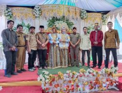 Pj Bupati Sinjai Hadiri Resepsi Pernikahan Wartawan SJ dan Doakan Semoga Selalu Diberkahi Kebahagiaan