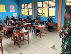 Satgas Pamtas Yonarmed 11 Kostrad Mengajar di Sekolah Perbatasan