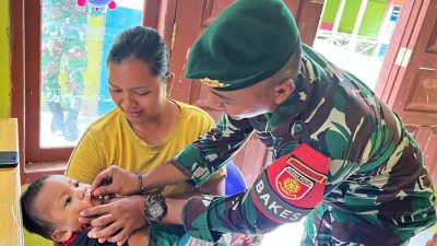 Satgas Yonarmed 11 Kostrad Beri Pelayanan Pengobatan Gratis Masyarakat di Perbatasan RI-Malaysia