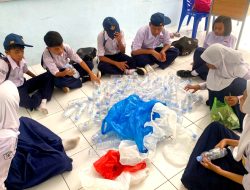 Implementasi P5, SMP Negeri 6 Ternate Kembangkan Karya Ecobrick 