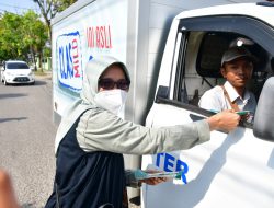 Momen Hari Jadi Sulsel, Dinas Kesehatan Sinjai Bagi-bagi Masker
