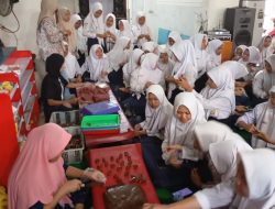 P5 SMP Negeri 4 Kudus Adakan Kunjungan ke Produsen Jenang Karomah