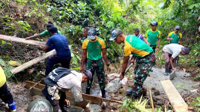 Satgas Pamtas Yonarmed 11 Kostrad Bangun Saluran Mata Air di Wilayah Perbatasan