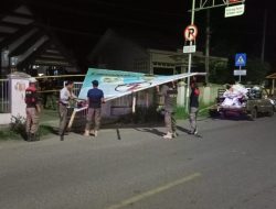 Memasuki Masa Tenang, Satpol PP Bersama Bawaslu, KPU Sinjai Lakukan Pembersihan APK