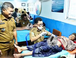 Camat Mamajang Buka Kegiatan Khitanan Massal dan Donor Darah