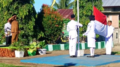 PGRI Cabang Kecamatan Obi Halsel Gelar Upacara HGN 2024 dan HUT ke-79 PGRI 