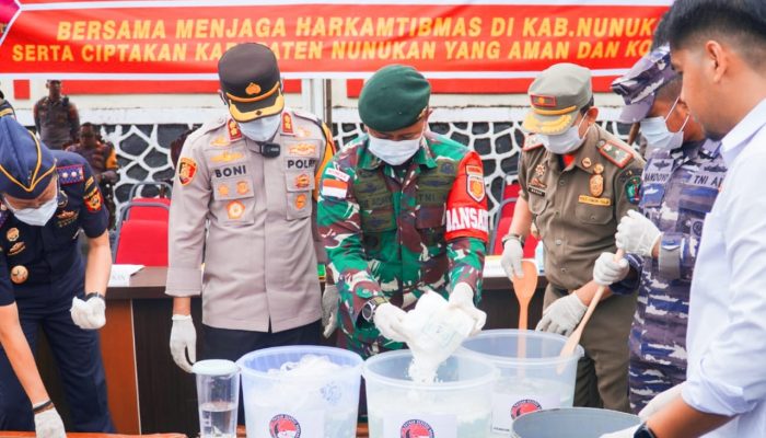 Dansatgas Pamtas Yonarmed 11 Kostrad Hadiri Pemusnahan Barang Bukti di Polres Nunukan