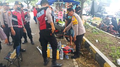 Polres Kediri Kota Sita Miras di Lapak Terbuka di GOR Jayabaya