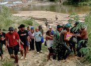 Satgas Pamtas Yonarmed 11 Kostrad Evakuasi Korban Tenggelam di Sungai Tonhab
