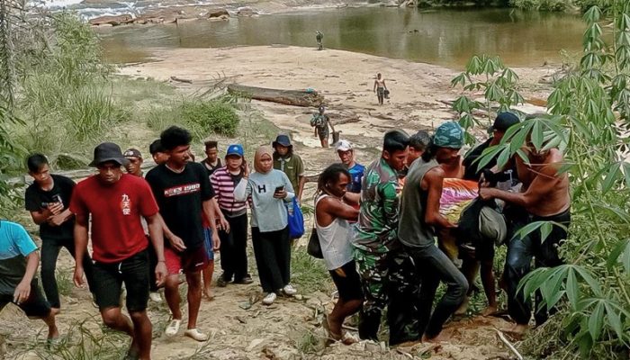 Satgas Pamtas Yonarmed 11 Kostrad Evakuasi Korban Tenggelam di Sungai Tonhab
