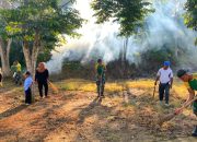 Satgas Pamtas Yonarmed 11 Kostrad Bersama Masyarakat Bersihkan Kolam Patok 7 Sungai Limau