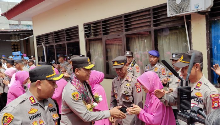 Kunjungan di Sinjai, Kapolda Sulsel Bawa Pulang Tugu Bambu