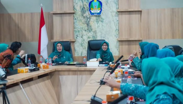 Ketua TP-PKK Halsel Dorong Optimalisasi Kinerja Melalui Pemantauan Riil di Lapangan