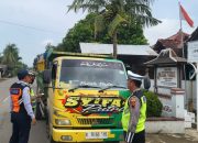 Satlantas Polresta Pati Tertibkan Dump Truck Dengan Muatan Overload