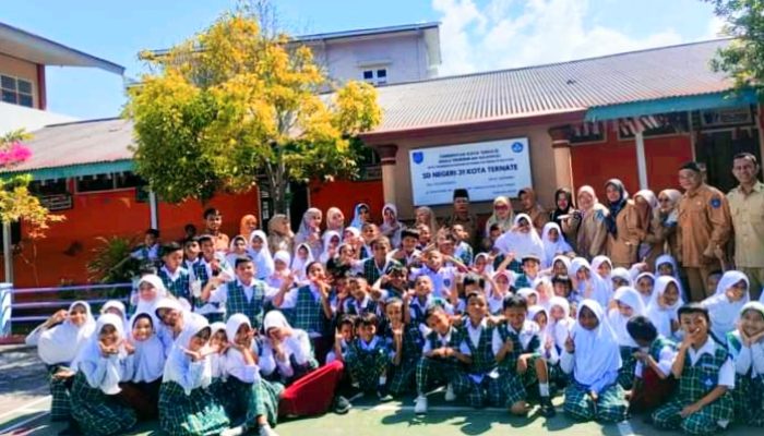 Kepala SD Negeri 31 Kota Ternate Bantah Tuduhan Penggelapan BOS