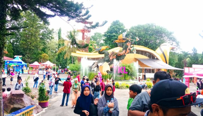 Awal Tahun 2025, Pengunjung TKL Ecopark Membludak