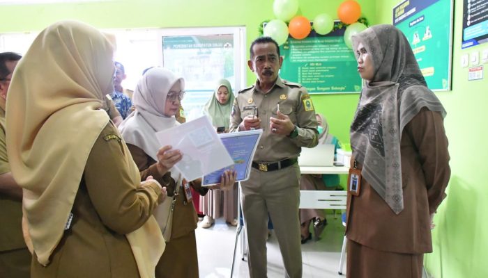 Bupati Sinjai Tinjau Pelaksanaan Program Pemeriksaan Kesehatan Gratis di Puskesmas