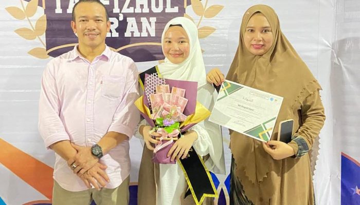 Gadis Asal Sinjai Barat Umur 17 Tahun Tuntaskan Hafalan 30 Juz Al-Quran