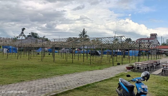 Stand Lapangan Alun-alun Pakai Bambu, Sinjai Fest 2025 Rusak Rumput Anggaran 7 Miliar