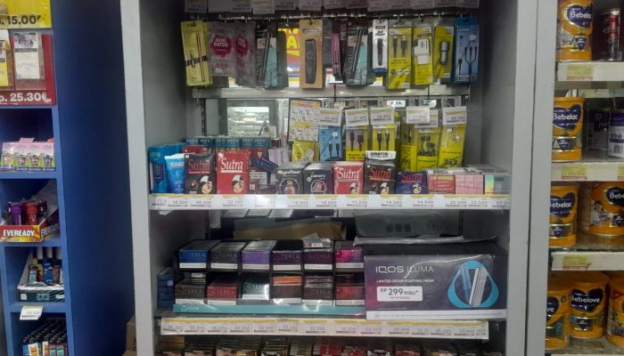 Jelang Hari Valentine, Penjualan Coklat dan Alat Kontrasepsi di Sinjai Meningkat