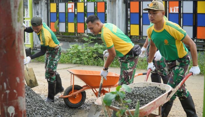 Satgas Pamtas Yonarmed 11 Kostrad Karya Bhakti Pembangunan Pondok Pesantren