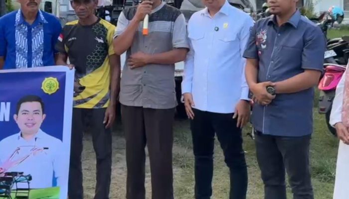 Legislator DPRD Sulsel Heriwawan Serahkan Alsintan dan Serap Aspirasi Petani Sinjai