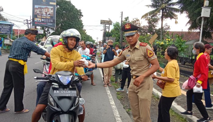 Persaudaraan Lintas Iman Magelang Kembali Berbagi Takjil