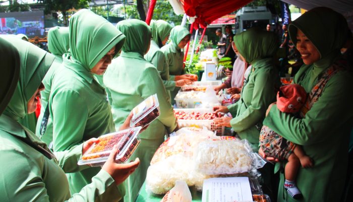 Meriah, Bazar Yonarmed 1 di Kampung Tentara Divif 2 Kostrad