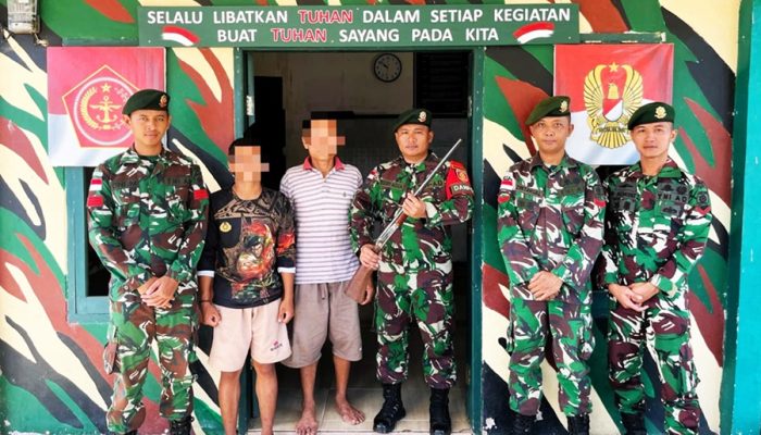 Satgas Pamtas Yonarmed 11 Kostrad Terima Penyerahan Senjata Api Rakitan dari Warga Salang