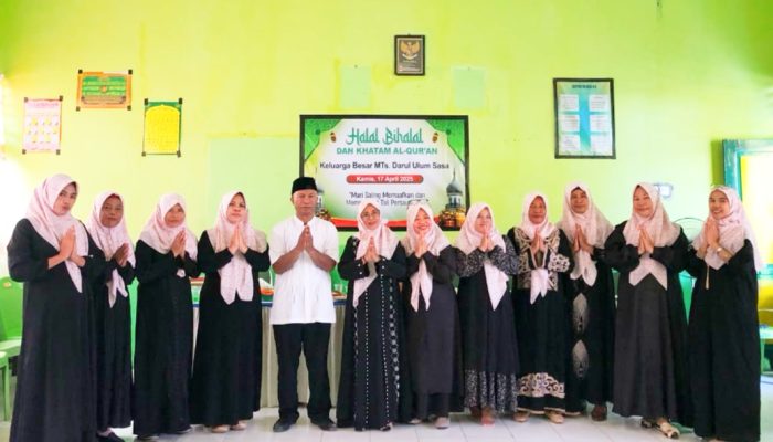 Melalui Halal Bihalal dan Khatam Al-Qur’an, Keluarga Besar MTs Darul Ulum Sasa Ternate Pererat Silaturahmi