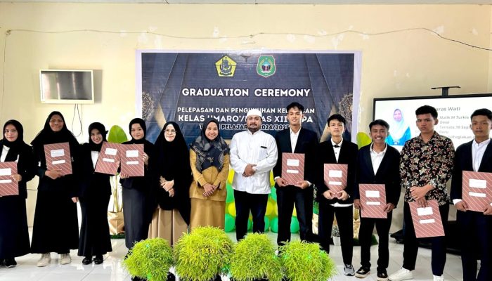 SMA Alkhairaat Ternate Gelar Graduation Ceremony Kelas Umaroh