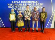 Bupati Sinjai Terima Penghargaan Capaian Kinerja Terbaik Indeks Reformasi Birokrasi