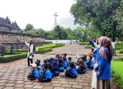 Puluhan Siswa SD Semen Outing Class ke Candi Borobudur