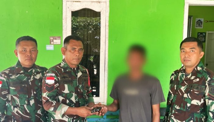 Semakin Dipercaya Warga Perbatasan, Satgas Pamtas Yonarmed 11 Kostrad Terima Penyerahan Senpi Rakitan