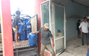 Polres Sinjai Titip Barang Bukti 5 Mobil Muat Solar Subsidi di SPBU