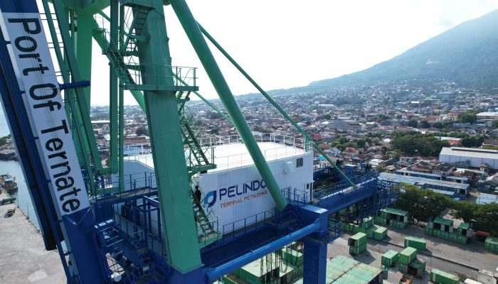 Pelindo Regional 4 Ternate Perbaiki Jalan Area Pelabuhan Ahmad Yani