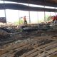 Kandang Ayam di Desa Bulusari Ambruk, Ribuan Ayam Tertimbun dan 1 Orang Korban Belum Ditemukan