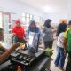 Yonarmed 1 Kostrad Fasilitasi Program Pangan Murah di Koperasi