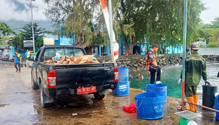 Pelabuhan Perikanan Nusantara Ternate Gelar Coastal Clean-up