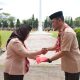 Bupati Sinjai Serahkan Bendera Merah Putih untuk Dibagikan kepada Warga
