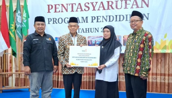 Lazismu Kabupaten Magelang Salurkan Dana Pendidikan Kepada 33 Sekolah