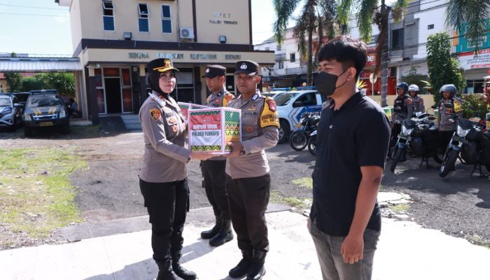 Kapolres Ternate Salurkan Bantuan Sosial untuk Masyarakat